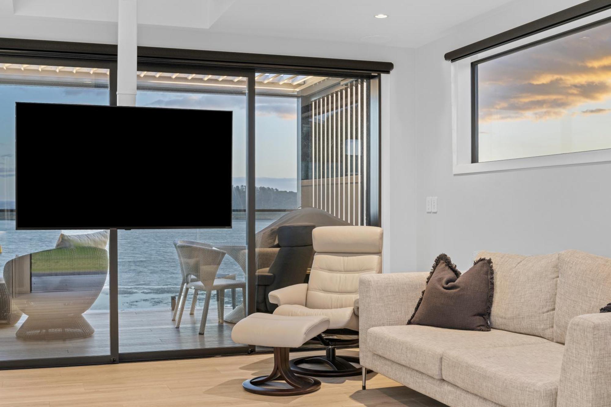 Pukehina Estuary Sunset Views Townhouse & Studio Bagian luar foto