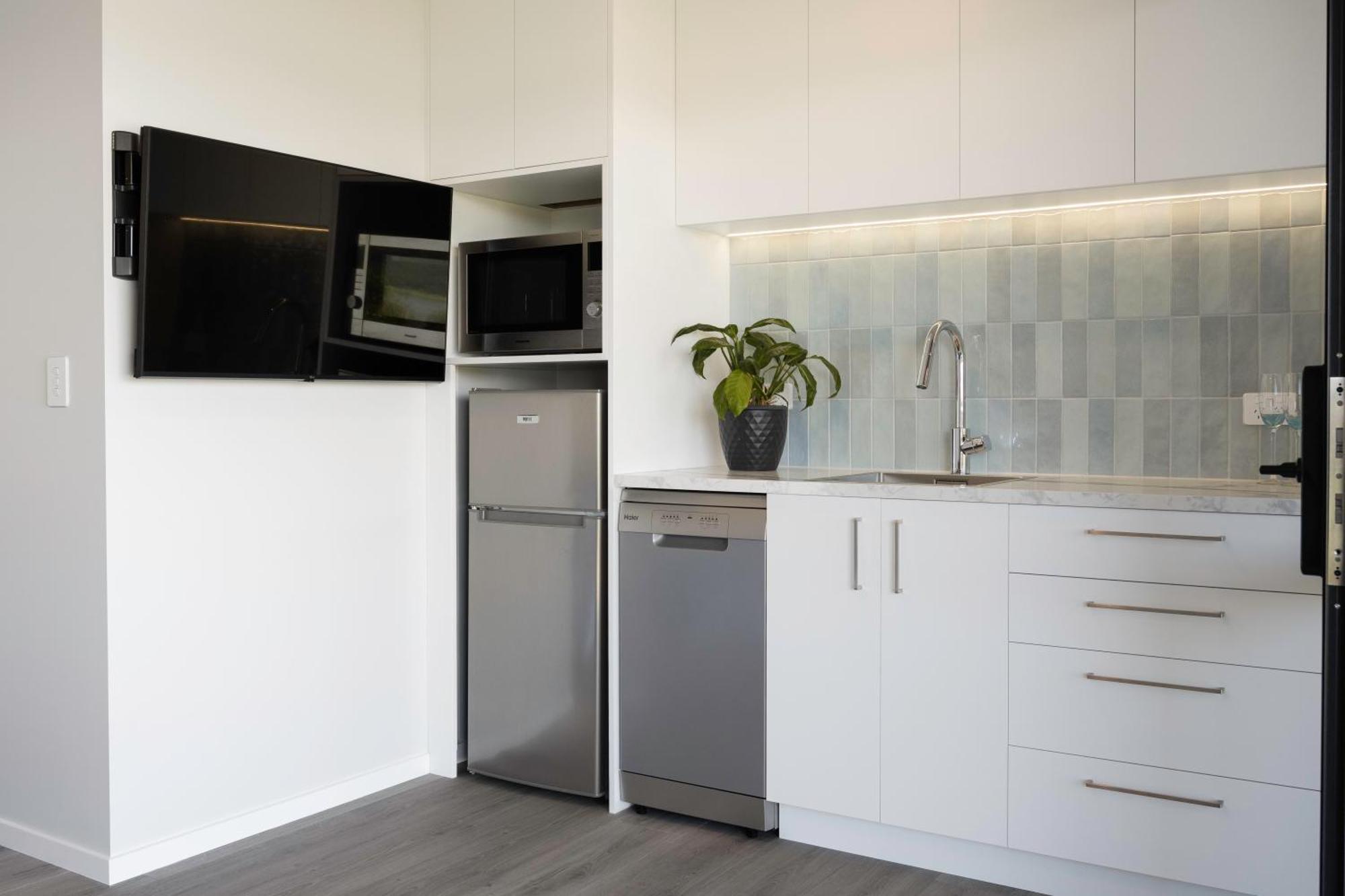 Pukehina Estuary Sunset Views Townhouse & Studio Bagian luar foto