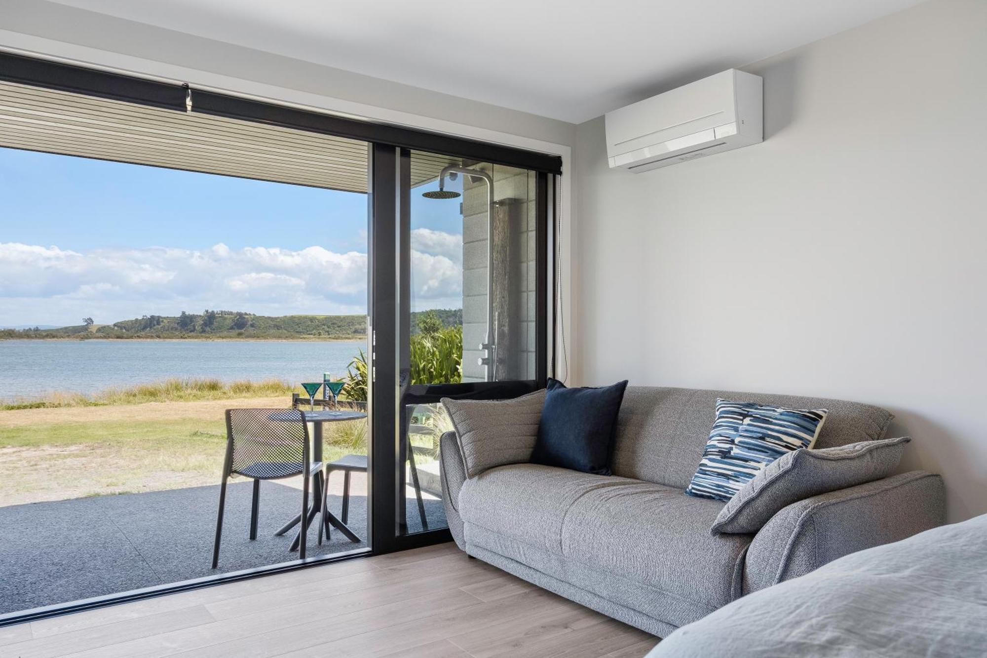Pukehina Estuary Sunset Views Townhouse & Studio Bagian luar foto