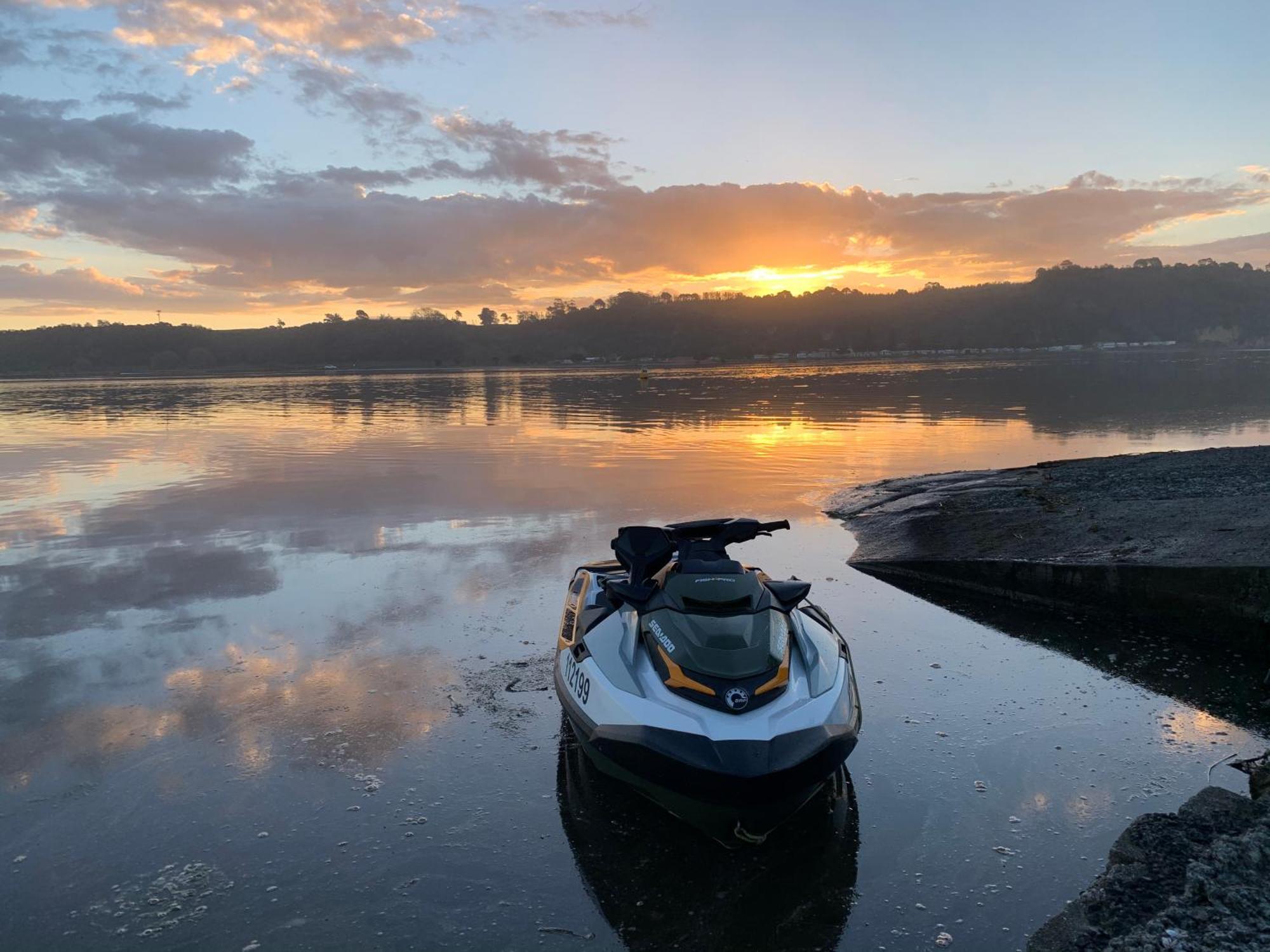 Pukehina Estuary Sunset Views Townhouse & Studio Bagian luar foto